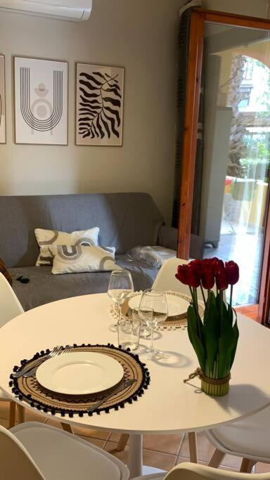 Nest House - Esclusivo Appartamento Marina Di Olbia- Mater Olbia - Beaches - Close To The Airport - Private Parking- Full Comforts - Экстерьер фото