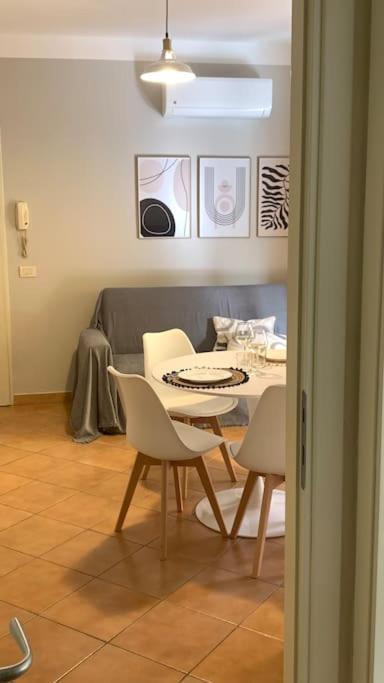 Nest House - Esclusivo Appartamento Marina Di Olbia- Mater Olbia - Beaches - Close To The Airport - Private Parking- Full Comforts - Экстерьер фото