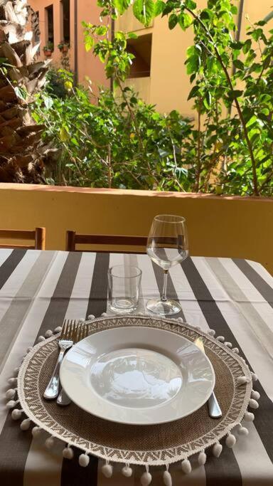Nest House - Esclusivo Appartamento Marina Di Olbia- Mater Olbia - Beaches - Close To The Airport - Private Parking- Full Comforts - Экстерьер фото